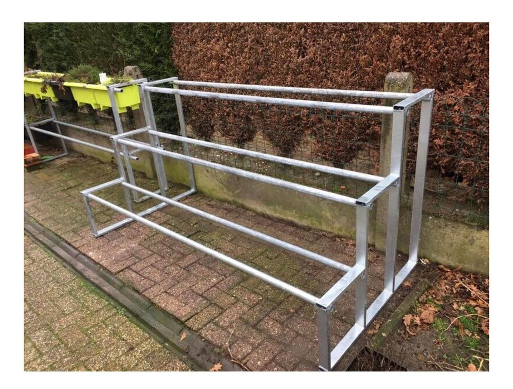 Gezocht metalen rek voor bato aardbeienbakken, Verzenden, Gebruikt, Metaal