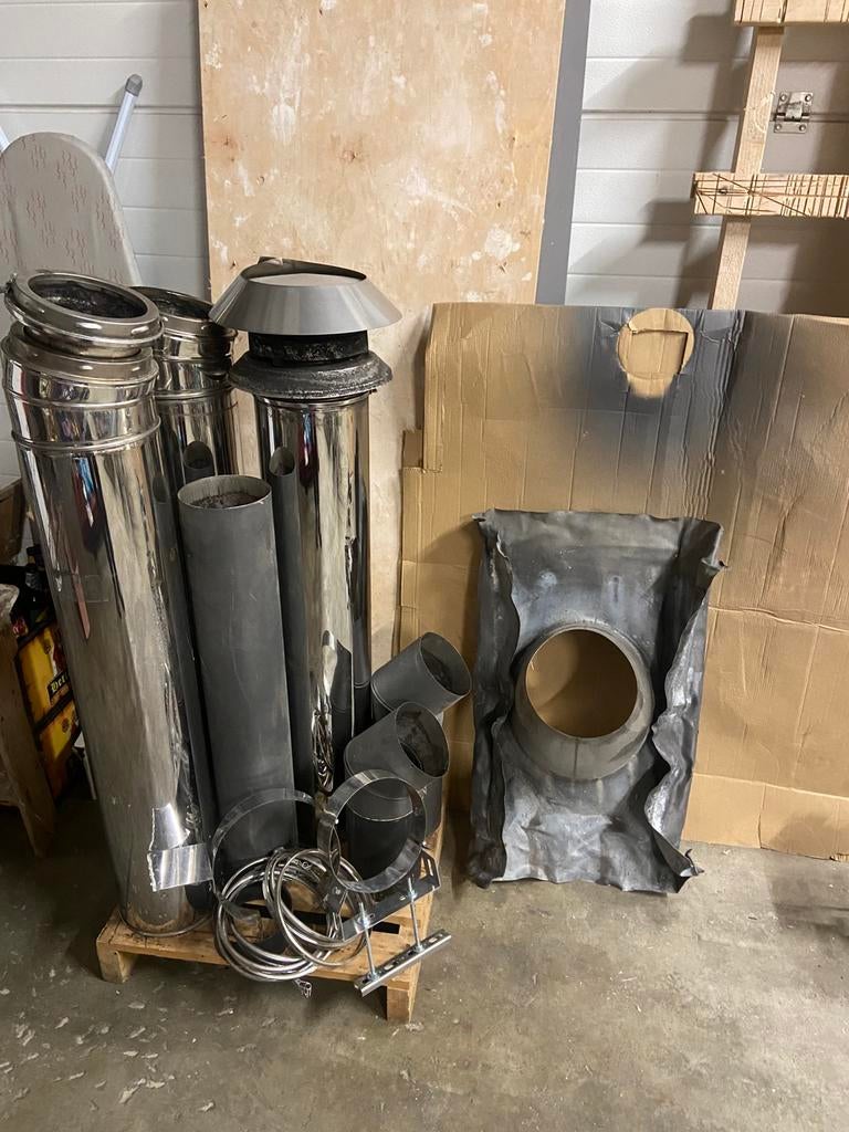 Geïsoleerde kachel pijp 150mm en overige onderdelen., Ophalen, Zo goed als nieuw, Hout, Houtkachel