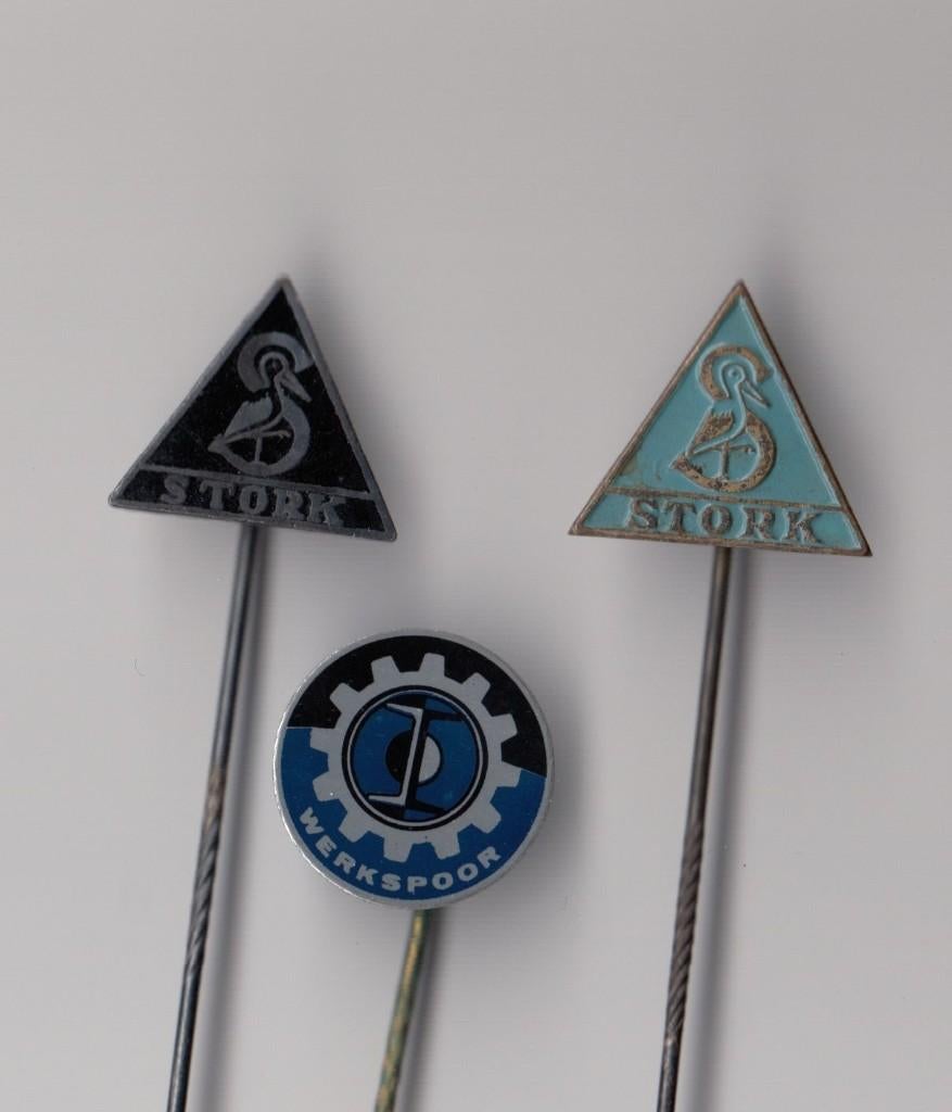 Stork Dieselmotoren logo Werkspoor speldjes, Verzamelen, Speldjes, Pins en Buttons, Gebruikt, Speldje of Pin, Overige onderwerpen