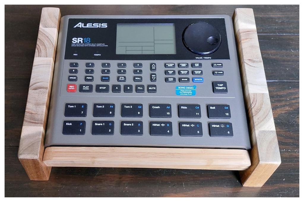 Zgan SR18 drummachine,, Muziek en Instrumenten, Drumcomputers, Ophalen, Zo goed als nieuw, Overige merken