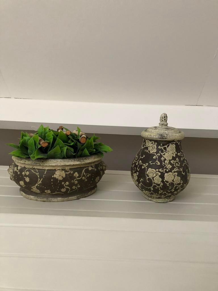 Zware sober landelijk oud stenen pot met deksel en schaal, Ophalen, Zo goed als nieuw