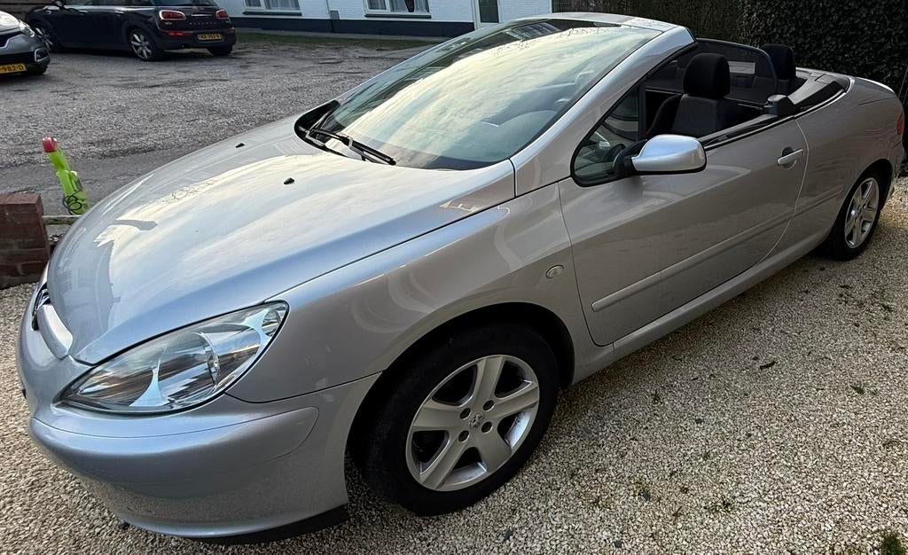 Peugeot 307 1.6 16V CC goed onderhouden auto, Zwart, 4 cilinders, Cabriolet, 4 stoelen