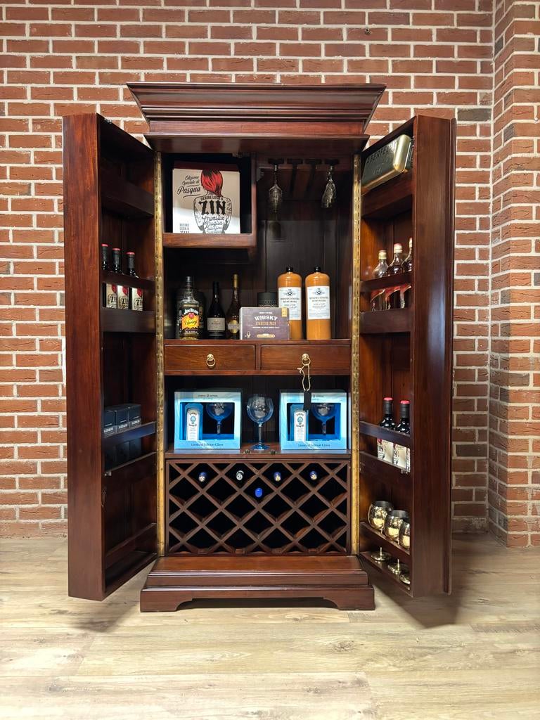 Luxe Barkast Drankenkast met Kluisdeuren en Wijnrek, Ophalen, Info@chesterfieldjunkie.nl, Zo goed als nieuw, Chesterfield