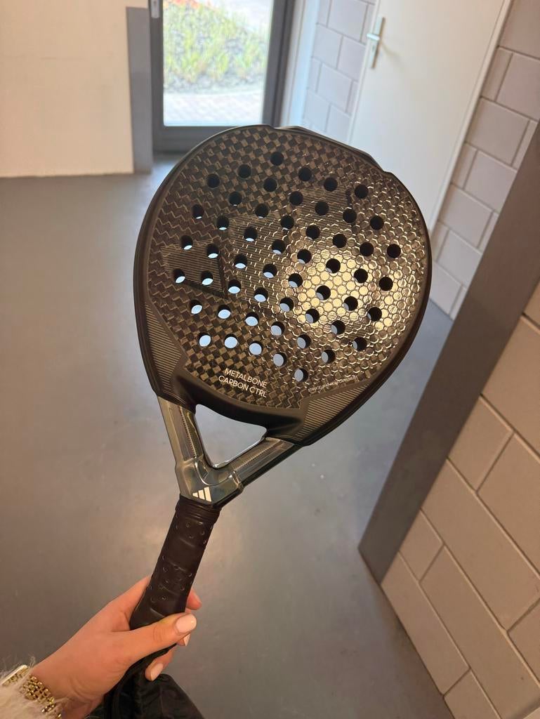 Adidas Padel racket Carbon, Sport en Fitness, Ophalen of Verzenden, Gebruikt, Padelracket
