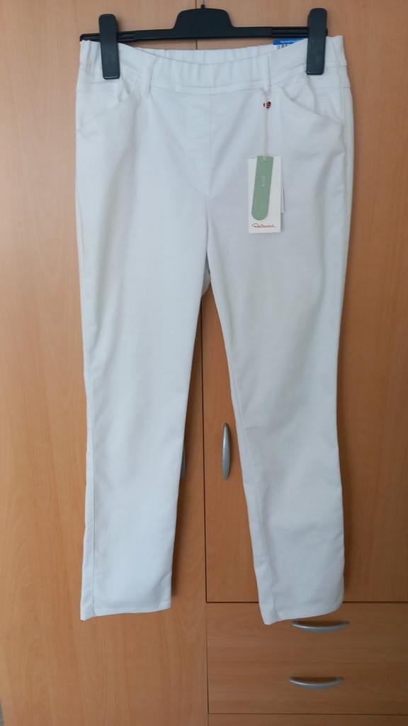NIEUW!! WITTE *TONI RELAXED* PANTALON MET ELASTISCHE TAILLE., Maat 38/40 (M), RELAXED BY TONI., Wit, Nieuw