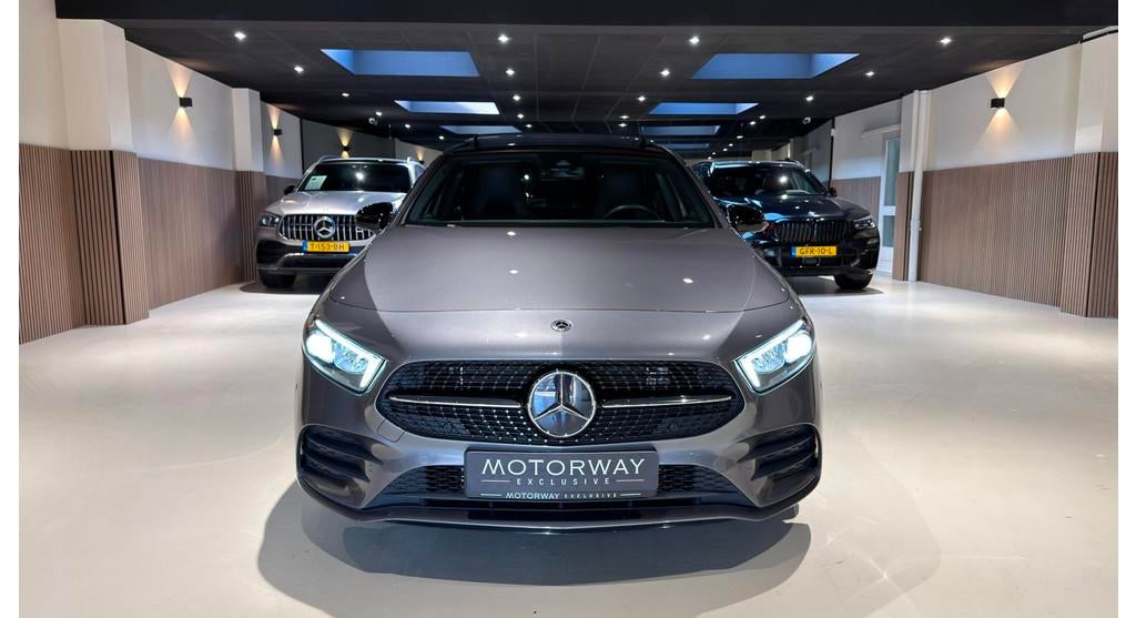 Mercedes-Benz A-klasse 250 e Edition|Pano|Night Pack|Sfeer|C, Gebruikt, Zwart, 4 cilinders, 16 kWh