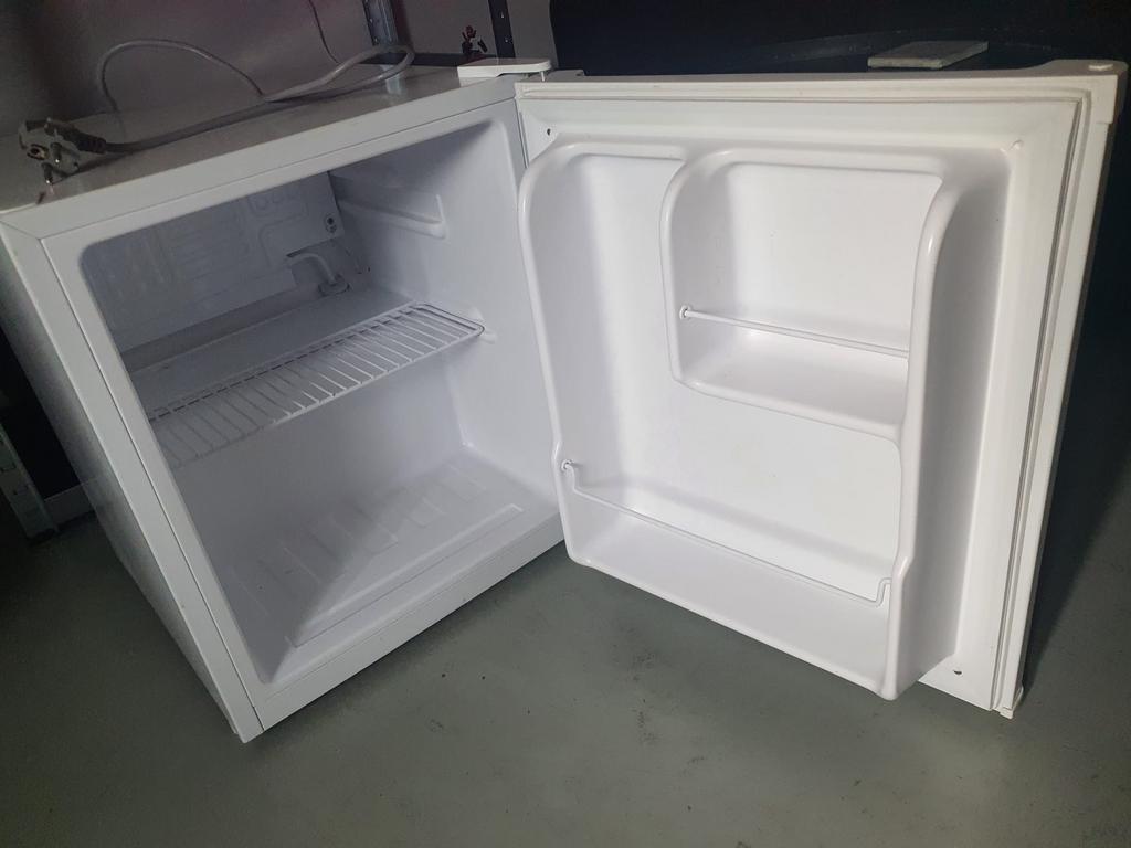 Exquisit mini koelkast zo goed als nieuw, Witgoed en Apparatuur, Koelkasten en IJskasten, Ophalen, Zonder vriesvak, Minder dan 85 cm