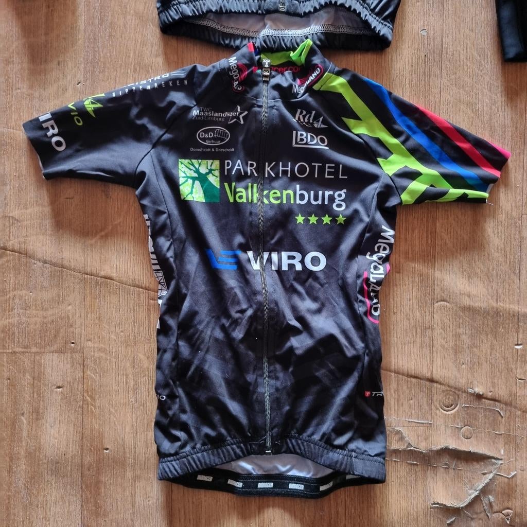 Kinder fiets shirt zo goed als nieuw maat 140 + 2 truien, Kinderen, Overige maten, Ophalen of Verzenden, Zo goed als nieuw