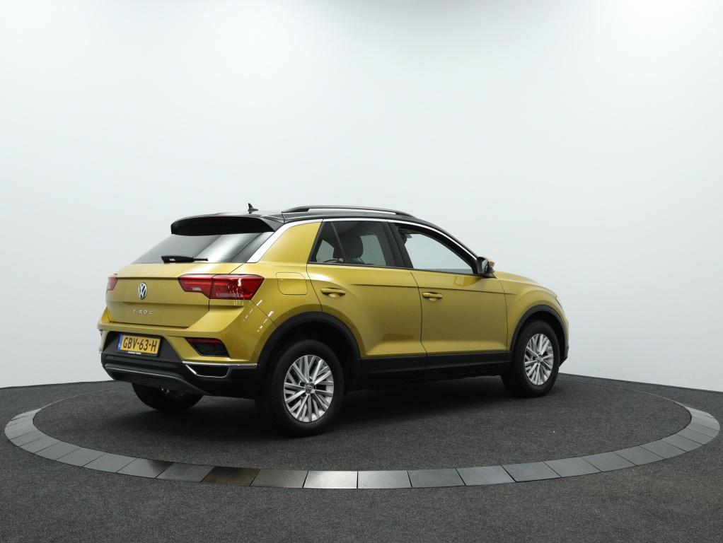 Volkswagen T-Roc 1.0 TSI Style | Navigatie | Sensoren voor e, Keurmerk '100% Onderhouden', 12 maanden, Stof, Gebruikt