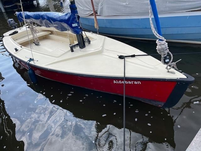 Zeilboot Poly Valk inclusief Buitenboord motor, Watersport en Boten, Zeilen en Zeiltoebehoren, Ophalen, Gebruikt, Grootzeil, Minder dan 15 m²