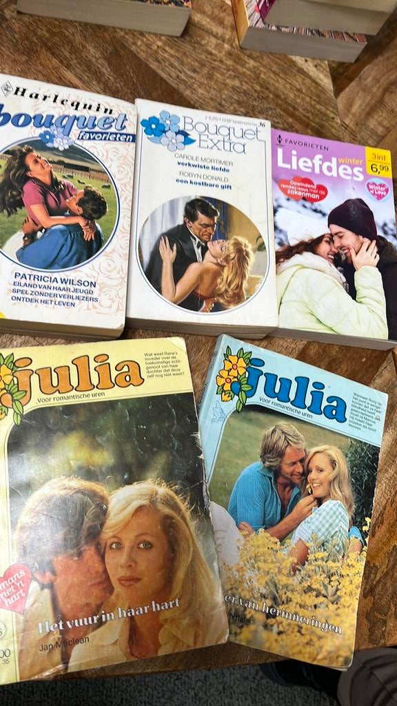 5 stuks Harlequin Bouquetreeks divers, Ophalen of Verzenden, Gelezen, Nederland