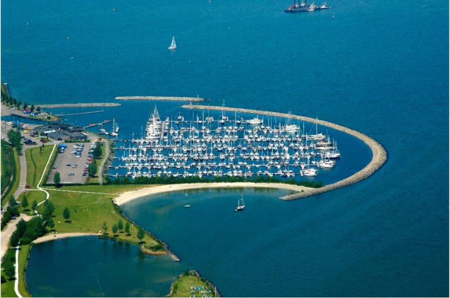 Per direct Te Huur Ligplaats 16X5,75 Medemblik Regatta Centr, Watersport en Boten, Ligplaatsen, Winter, Lente, Zomer, Herfst, Buiten
