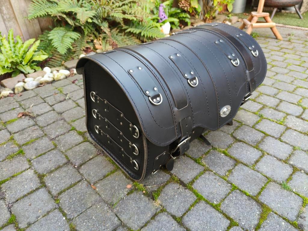 Motor koffer., Motoren, Ophalen, Zo goed als nieuw