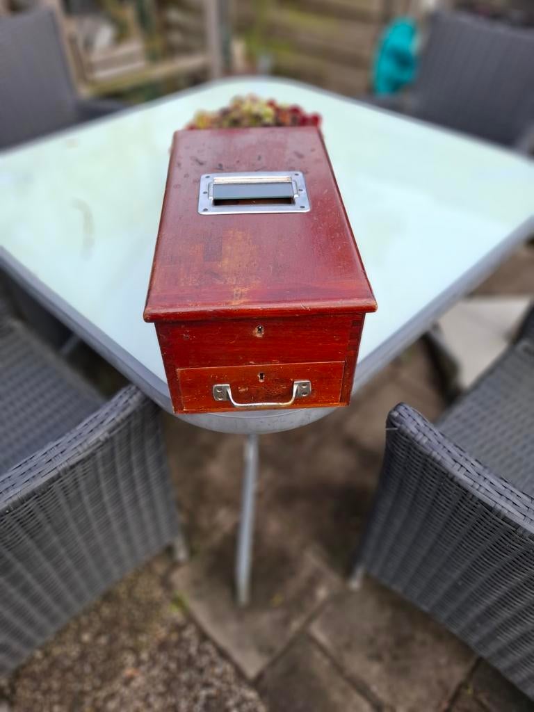 Zeer oude houten kassa met bel en sleutels, Antiek en Kunst, Antiek | Kantoor en Zakelijk, Ophalen of Verzenden