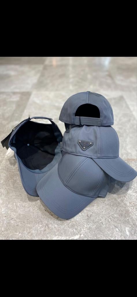 Prada pet, Ophalen of Verzenden