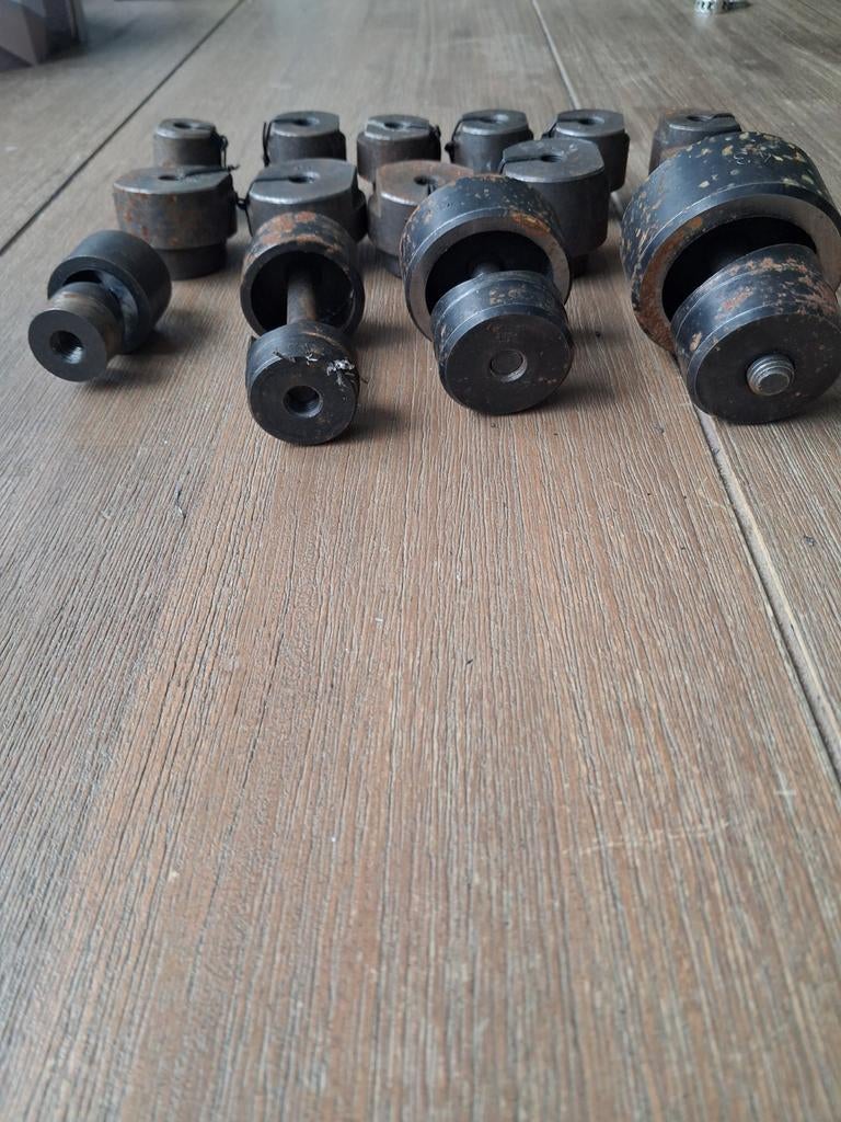 Set van 15 ponsen en matrijzen voor metaalbewerking, Ophalen of Verzenden, Gebruikt