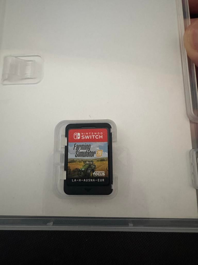 Farming Simulator 20 - Nintendo Switch (Zo goed als nieuw), 1 speler, Ophalen of Verzenden, Zo goed als nieuw, Vanaf 3 jaar