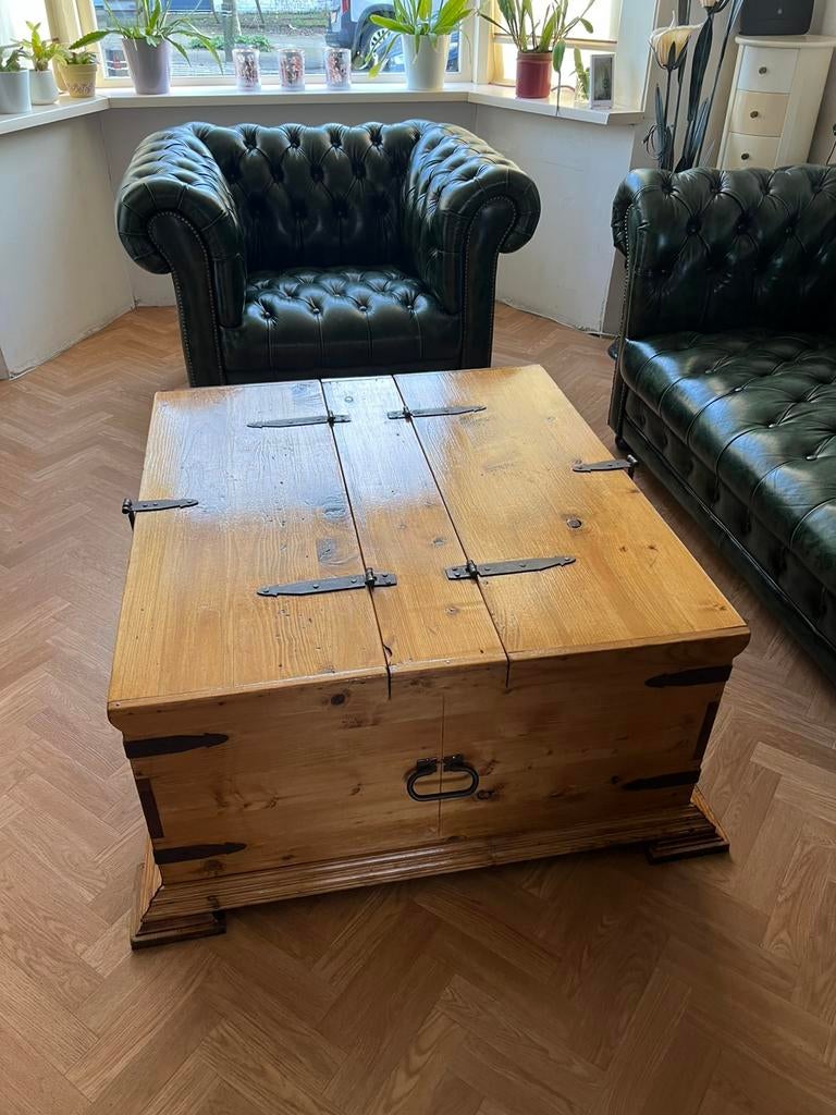 Grenenhouten Salontafel Kist, Blank Gelakt en IJzeren Beslag, Ophalen, Gebruikt, 50 tot 100 cm, Vierkant