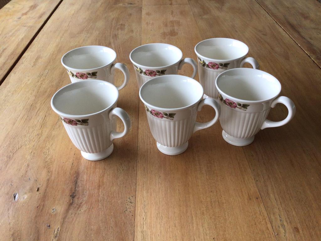 Kopjes wedgewood, Huis en Inrichting, Keuken | Servies, Ophalen, Zo goed als nieuw, Wedgwood, Kop(pen) en/of Schotel(s)