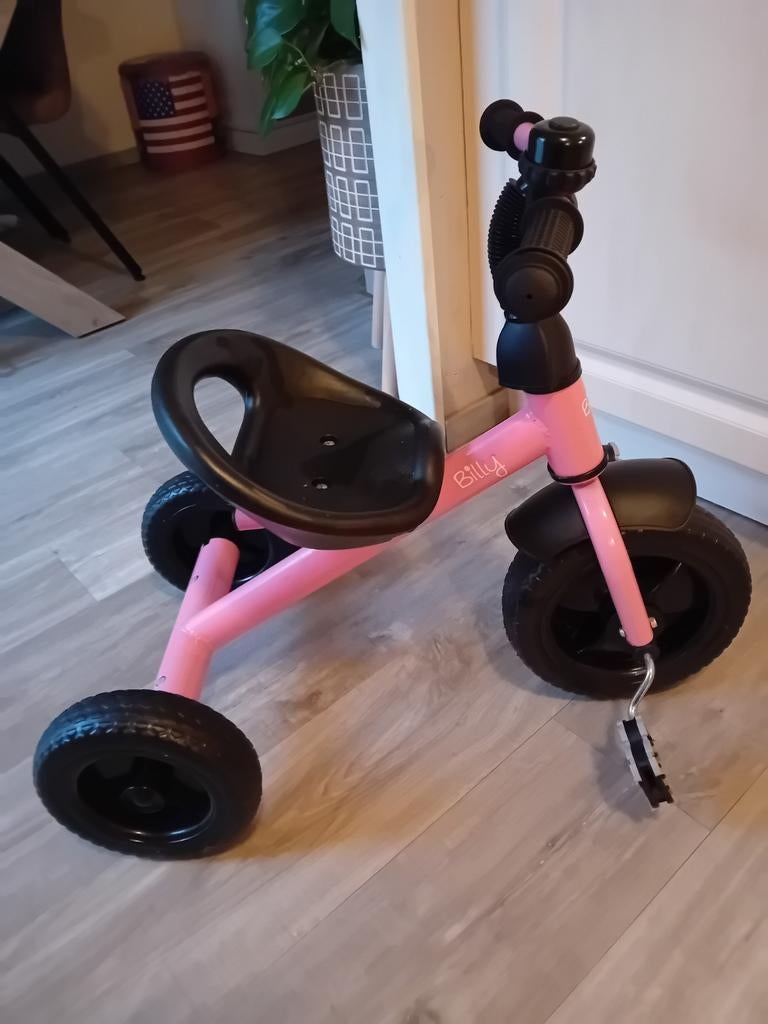 Als nieuw mooie roze BILLY driewieler amper gebruikt, Ophalen of Verzenden, Zo goed als nieuw