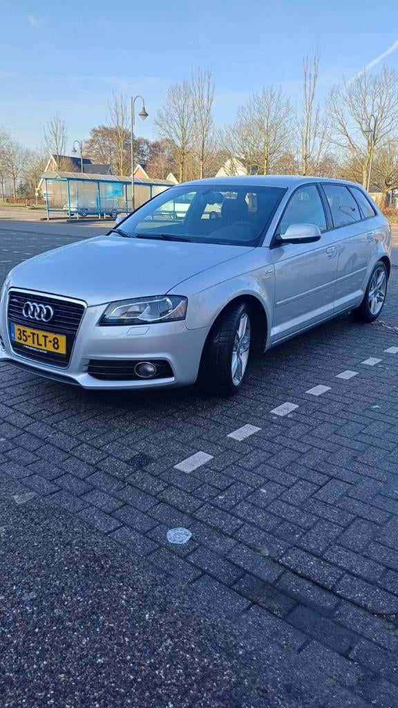 Audi A3 1.4 Tfsi 92KW Sportback S-tronic 2012 Grijs, Auto's, Audi, 125 pk, 4 cilinders, Leder en Stof, Origineel Nederlands