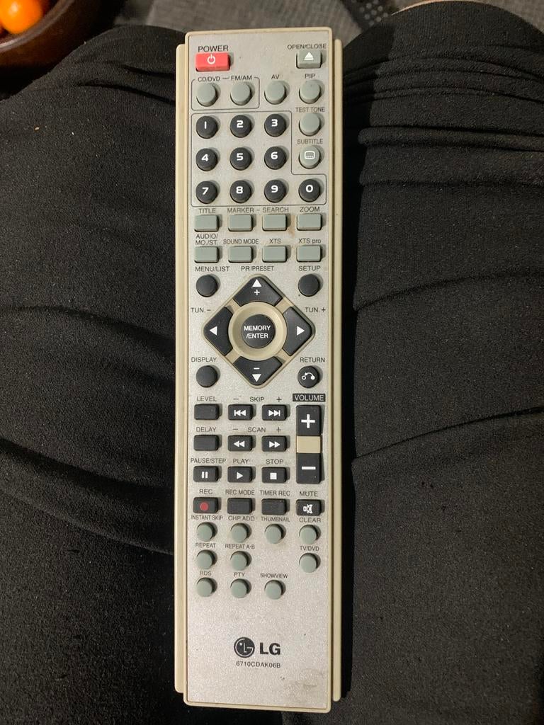 LG REMOTE CONTROL IN GOOD STATE, Ophalen of Verzenden