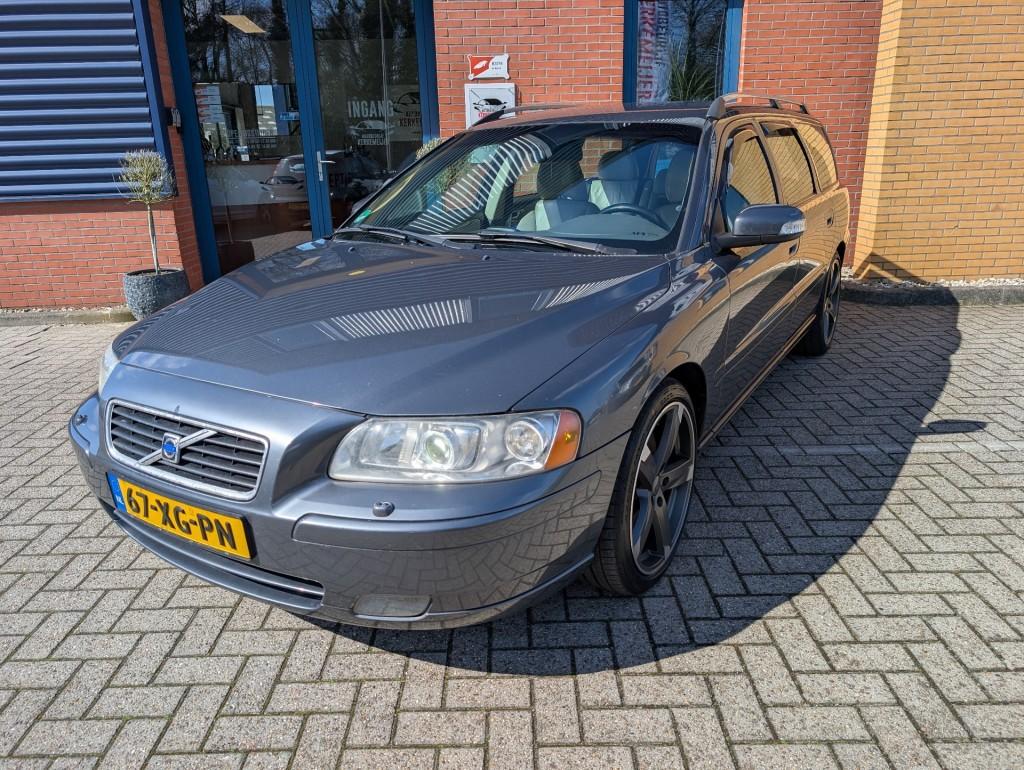 Volvo V70 2.4 D5 EDITION SPORT,stoelverw, Trekhaak, Cruise,, 15 km/l, 168 €/maand, 2401 cc, Euro 4