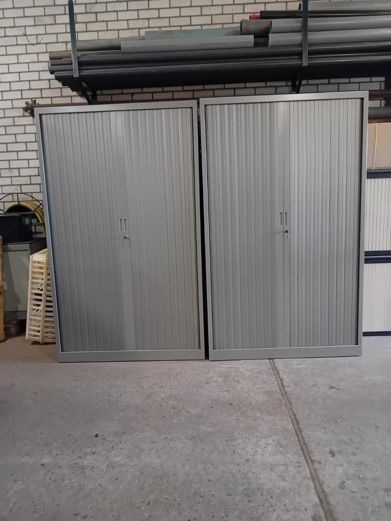 Twee roldeurkasten, Huis en Inrichting, Kasten | Roldeurkasten en Archiefkasten, Ophalen