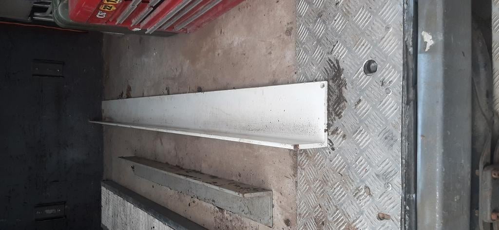 Gegalvaniseerd stalen hoekprofiel 150x100x124, Doe-het-zelf en Verbouw, Ophalen