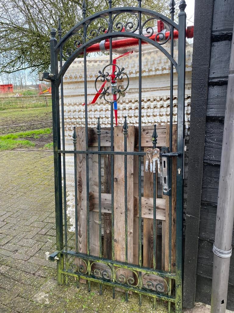 Ijzeren hekwerk deur, Tuin en Terras, Ophalen, Gebruikt, IJzer, Sierhekwerk