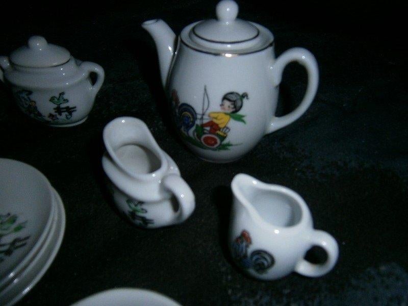Kinder Servies , 20 delig , made in Japan , vintage uit 1968, Huis en Inrichting, Keuken | Servies, Ophalen, Gebruikt, Overige stijlen