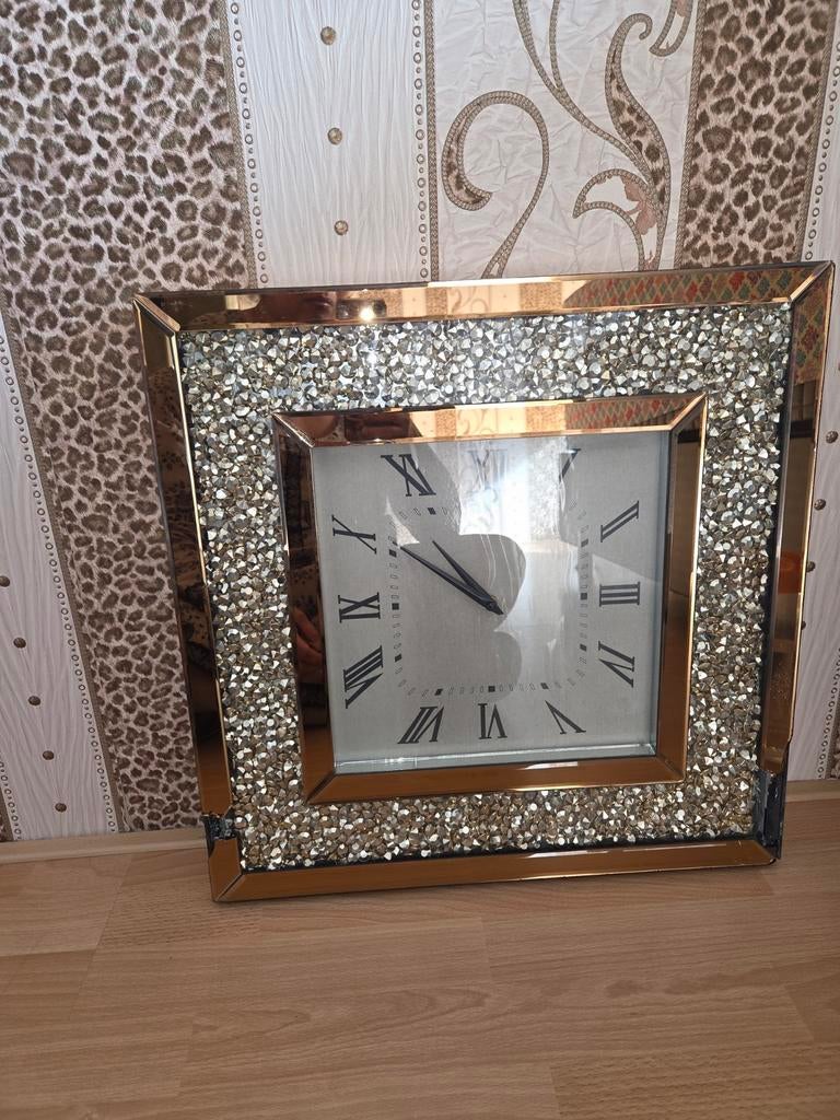 Gouden klok met steentjes, Ophalen of Verzenden, Wandklok