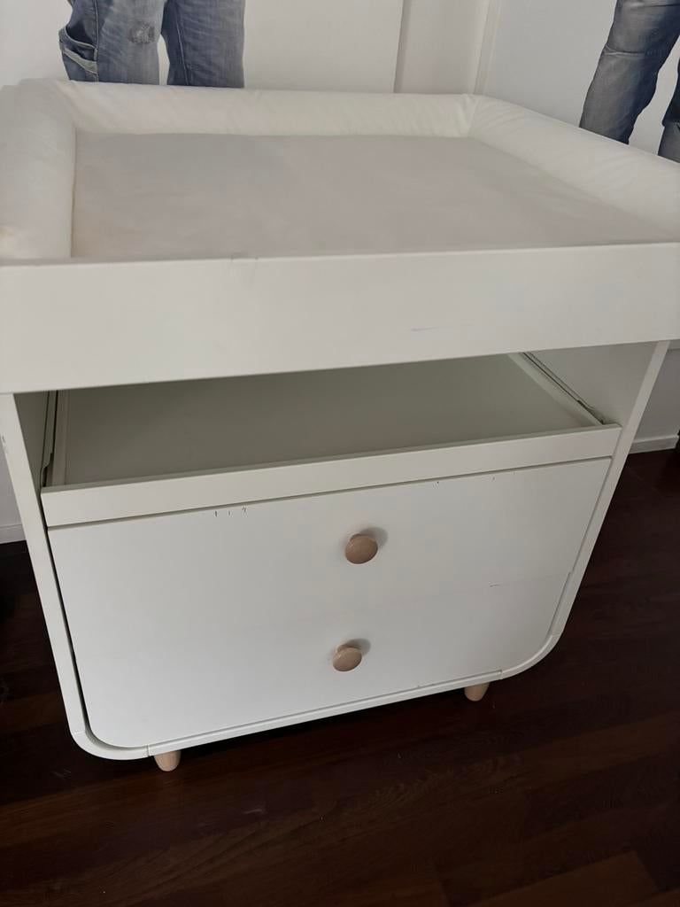 IKEA MYLLRA Changing Table with Waterproof Mattress, Kinderen en Baby's, Kinderkamer | Commodes en Kasten, Ophalen, Minder dan 75 cm