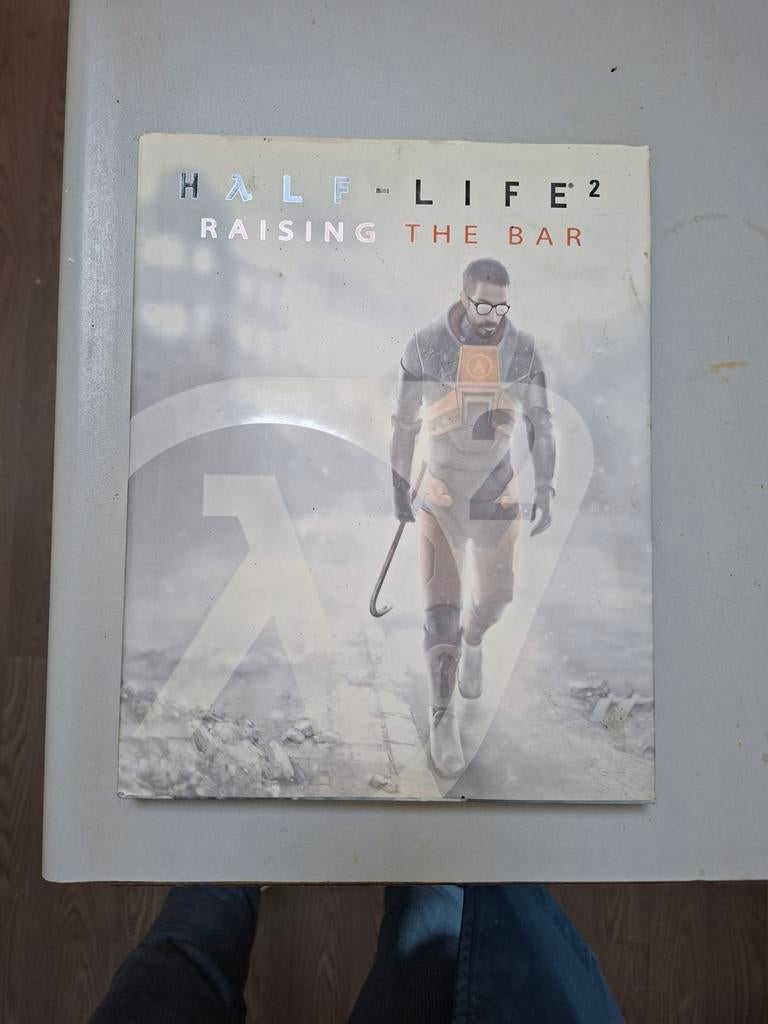 Half-Life 2: Raising the Bar boek, Ophalen of Verzenden, Zo goed als nieuw