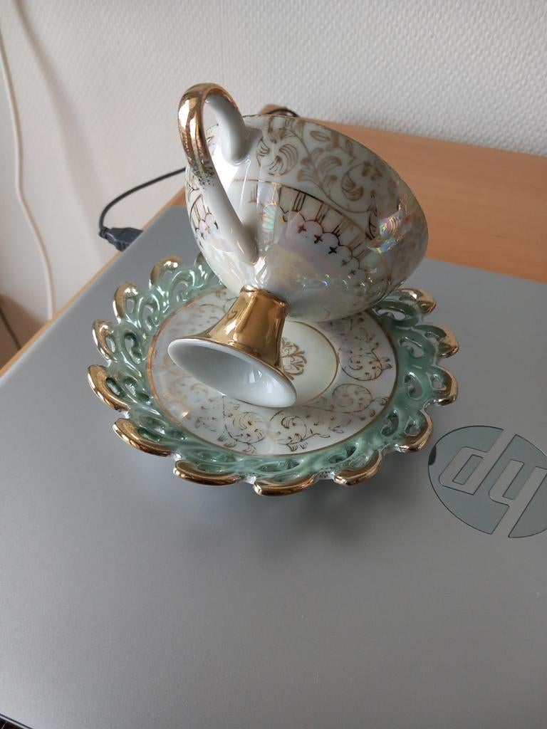 Zeer aparte kop en schotel, Ophalen of Verzenden