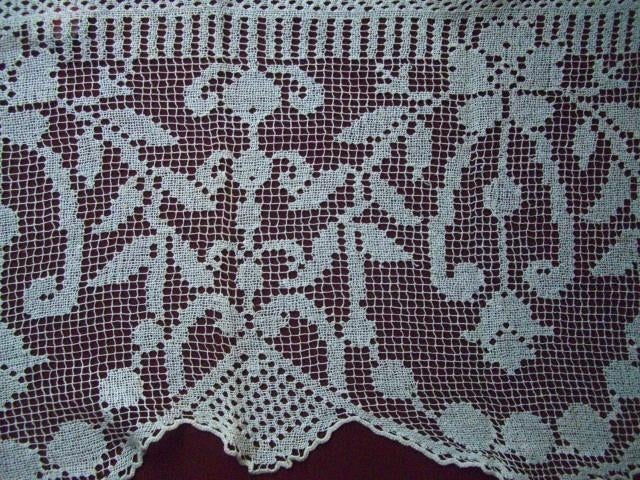 ANTIEK FILETWERK GORDIJN / VALLETJE, Ophalen of Verzenden