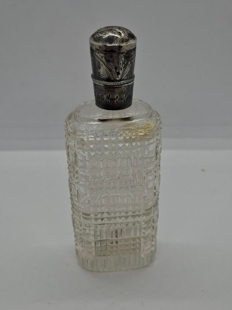 Antieke Parfumflesje  met Zilveren Dop - ca. 10 cm, Ophalen of Verzenden, Zilver