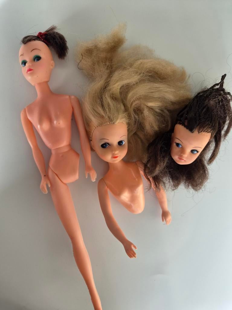 Kapotte Barbie poppen vintage, Ophalen of Verzenden