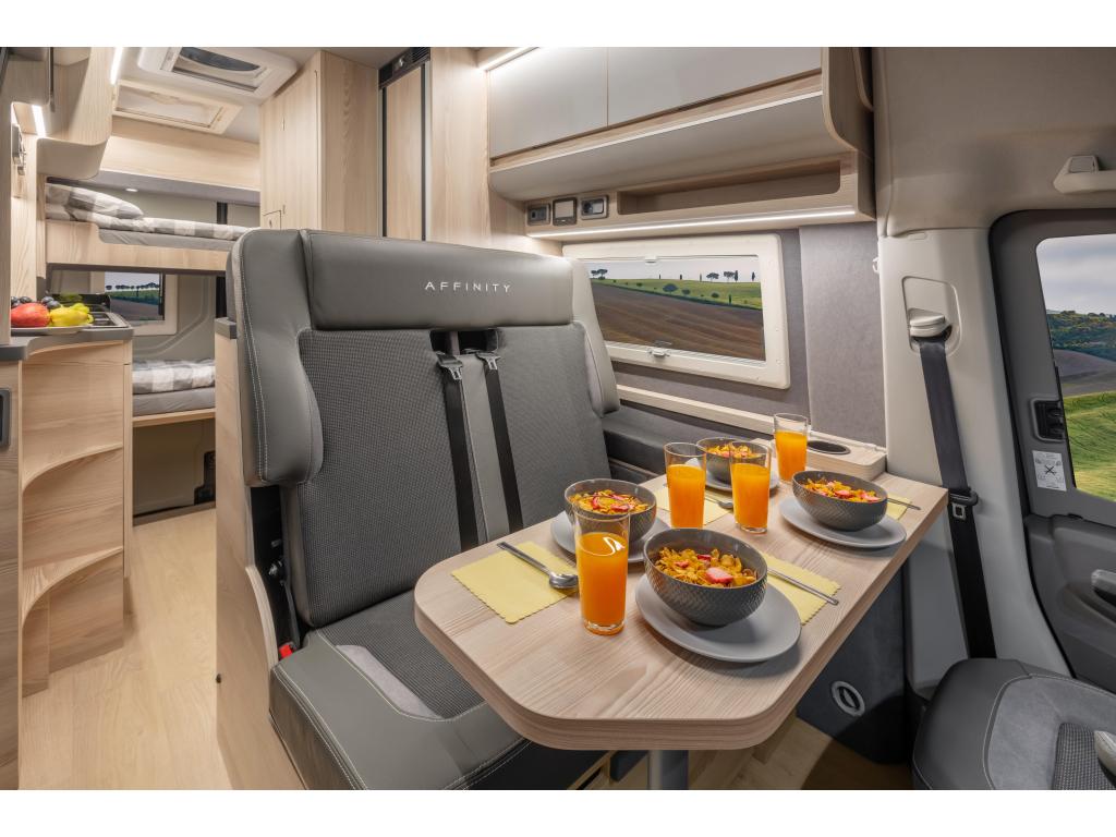 Affinity M Four, Buscamper of Camperbus, Ringverwarming, Dakluik, Airbags
