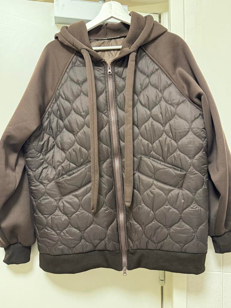 Bruine gewatteerde jas met capuchon, Ophalen of Verzenden, Nieuw, Maat 46/48 (XL) of groter, Bruin