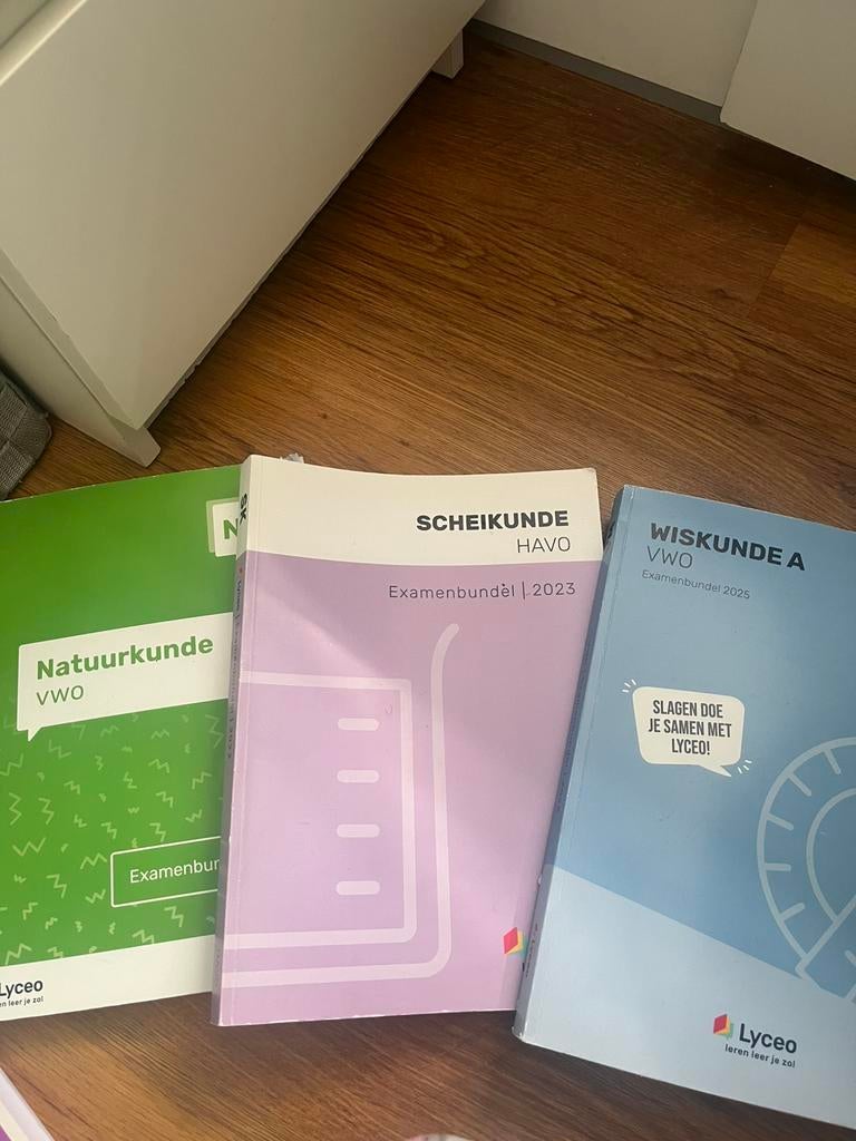 LYCEO examebundel Scheikunde, Wiskunde en Natuurkunde, Boeken, Schoolboeken, Ophalen of Verzenden, Zo goed als nieuw, VWO, Natuurkunde