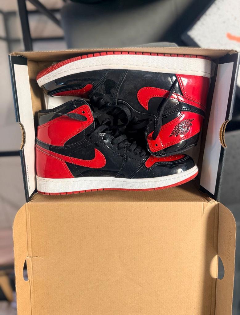 Air Jordan 1 Retro High OG 'Patent Bred' / 42, Kleding | Heren, Schoenen, Zwart, Ophalen of Verzenden, Sneakers of Gympen, Zo goed als nieuw