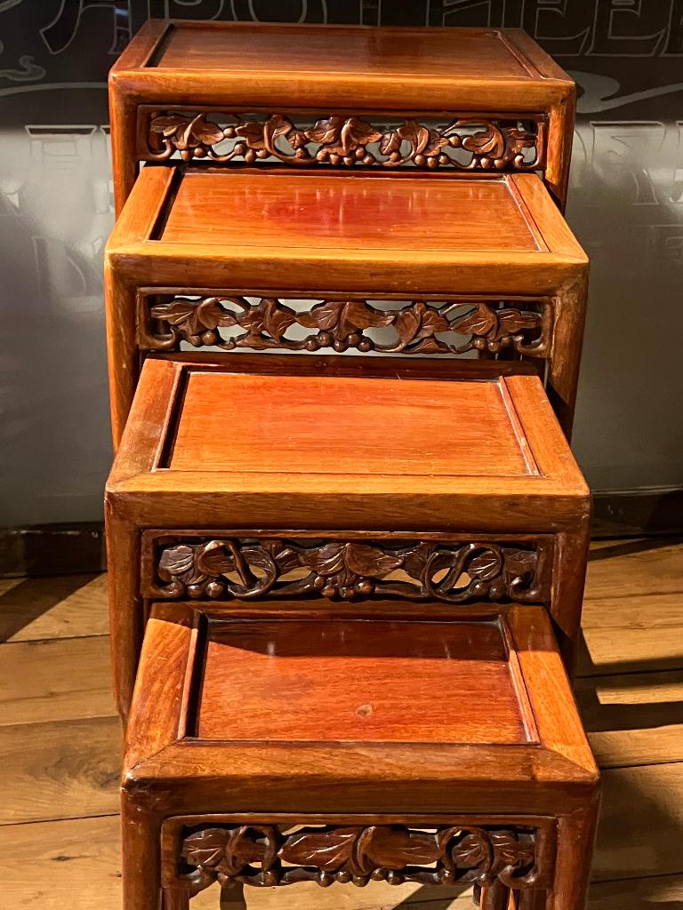 Zeldzame antieke Pallisander (Rosewood )nesttafels, Huis en Inrichting, Tafels | Bijzettafels, Ophalen, Minder dan 55 cm, Faux bamboo