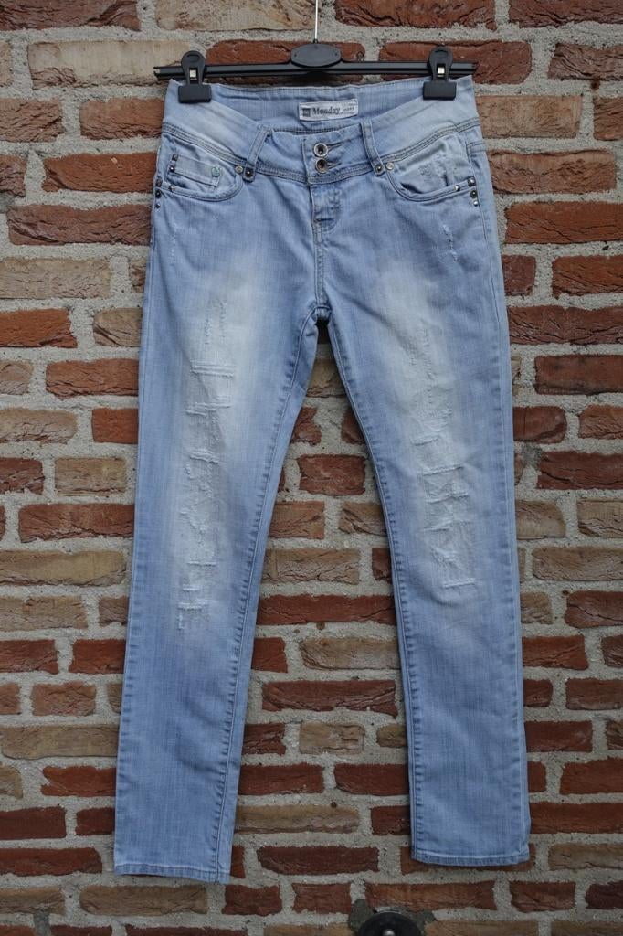 licht blauwe Monday jeans - spijkerbroek, valt als kleine 38, Monday, Blauw, Ophalen of Verzenden, W30 - W32 (confectie 38/40)