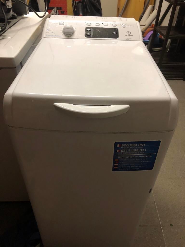 Wasmachine bovenlader smal. Merk Indesit, Ophalen, Zo goed als nieuw