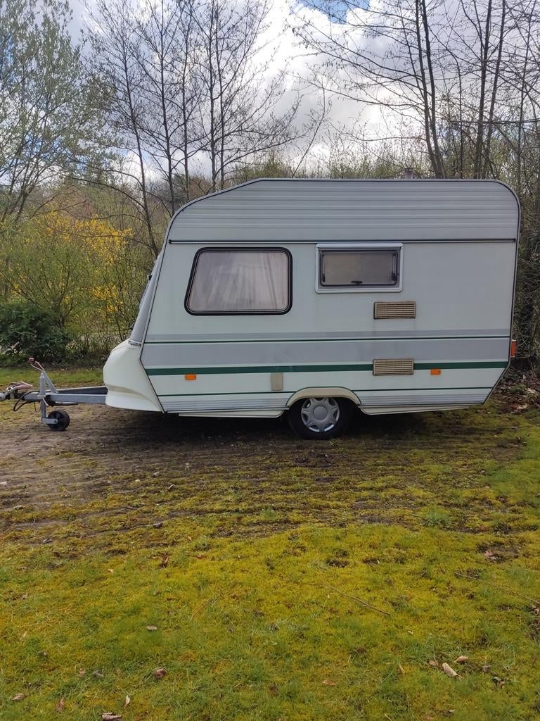 Chateau Caravan met Dorema voortent en extra's, Chateau, Particulier, 500 - 750 kg, Gascomfoor