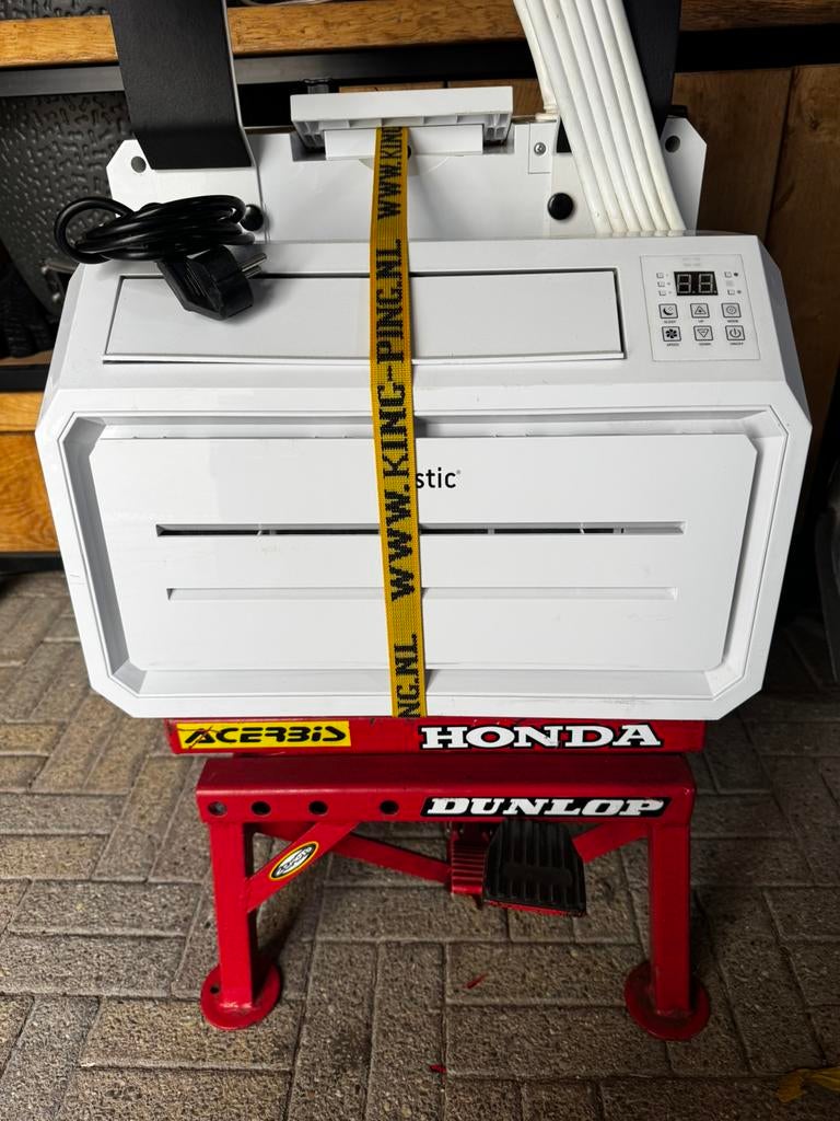 Caravan airco mestic spa 3000, Caravans en Kamperen, Ophalen, Zo goed als nieuw