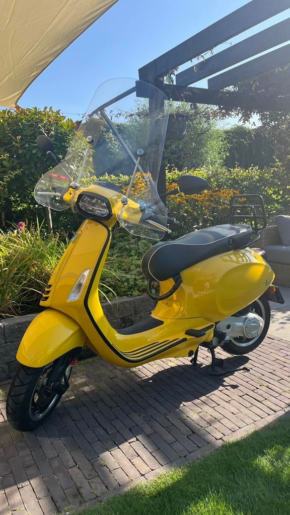 Vespa sprint geel 2022, Ophalen, Vespa S, Zo goed als nieuw, Benzine