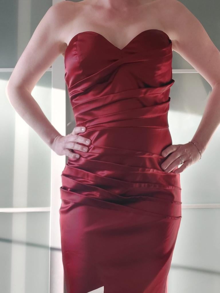 Guess bordeaux rode satijnen cocktailjurk - als nieuw, Maat 38/40 (M), Guess, Cocktailjurk, Ophalen of Verzenden