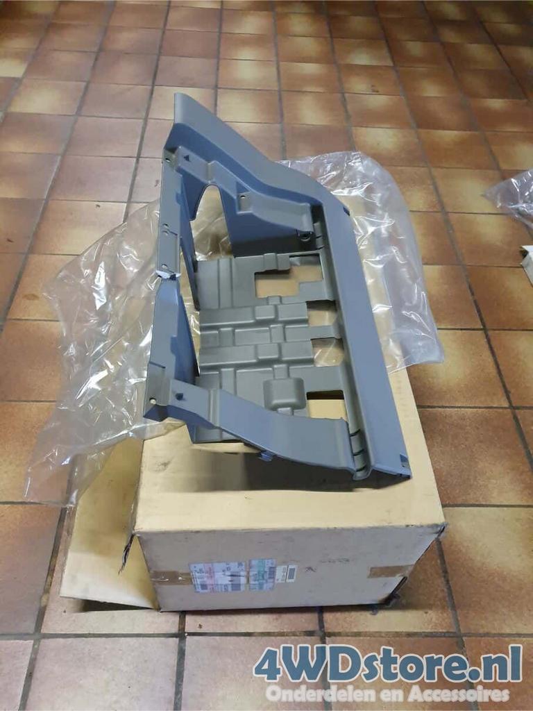 Dashboard kastje behuizing Nissan Patrol Y61 - 68108VB000, Auto-onderdelen, -, -, -